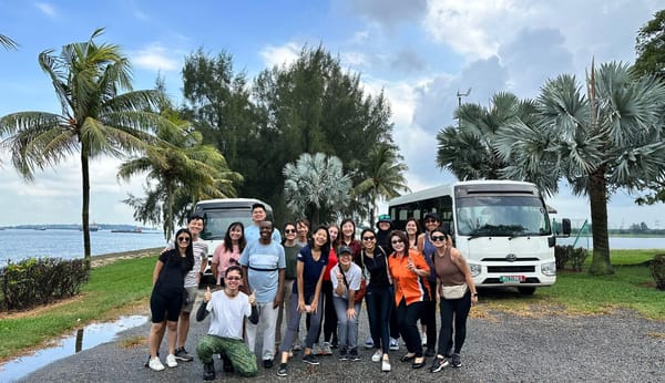 MỘT TOUR DU LỊCH LẠ LÙNG                  Ở SINGAPORE